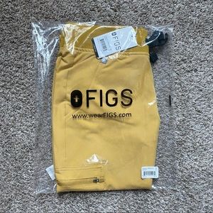 ❌SOLD ❌ Figs Light Gold Zamora Scrub Pants (XSP)
